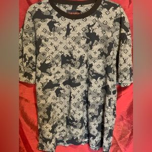 Mens Louis Vuitton Shirt Original with tags. Never worn.Virgil Abloh collection.